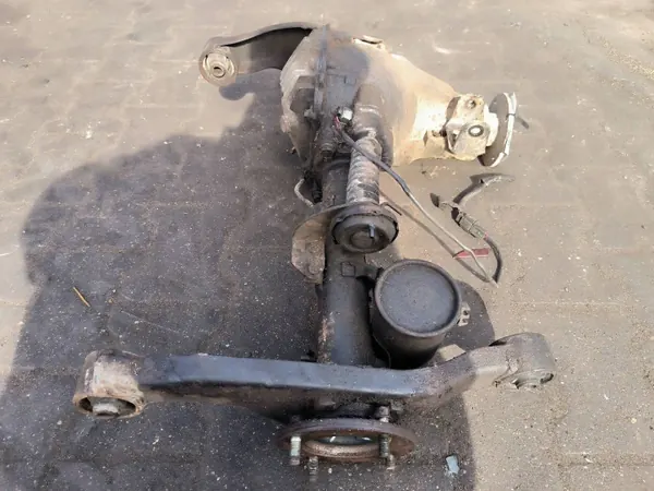 Mitsubishi Pajero 2008 Etudifferentiaalin kiinnike OEM H3917 image 3
