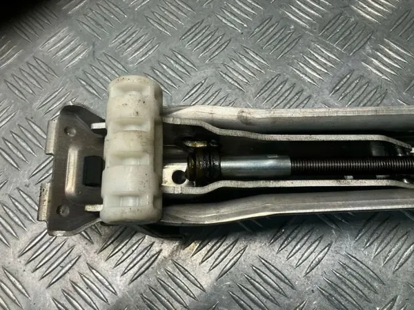 Cric Audi A6 Avant OEM 4F0011031D - Occasion image 4