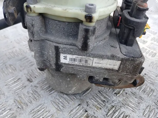 Bomba hidráulica Renault OE 491105358R image 2