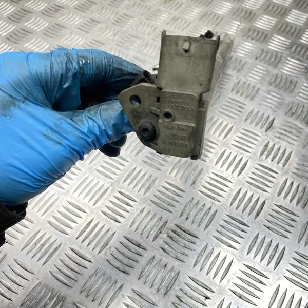 Riel de combustible 2.5T Volvo V70 III XC70 III S80 II C30 V50 S40 II C70 II image 5