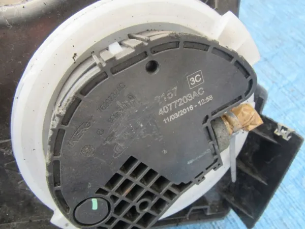 AdBlue-säiliöpumppu Audi Q7 15-18 OEM 4x4OE003109 image 8