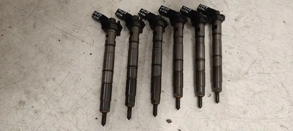 Iniettore Bosch Audi A4 B7 2.7 TDI image 3