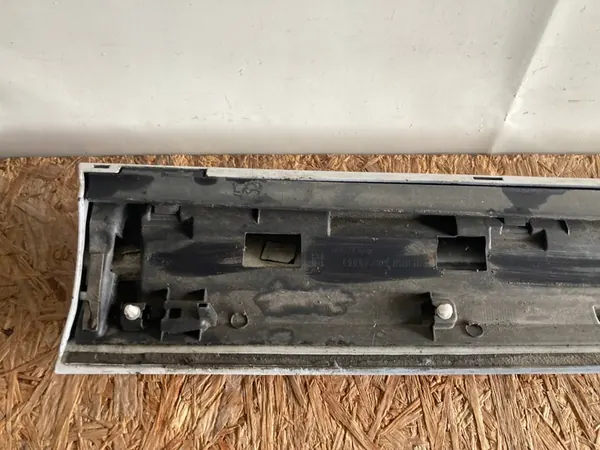 AUDI Q3 8U0 Front Right Wheel Arch Original image 7