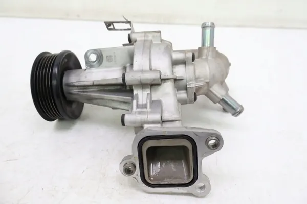 Vattenpump OEM 670054316 för Maserati Grecale 2.0HYB image 4