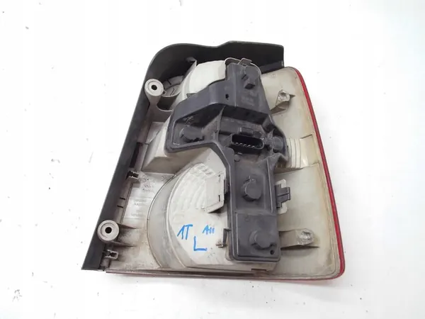 VW TOURAN 1T Vänster Bakljus 2003-2006 OEM image 7
