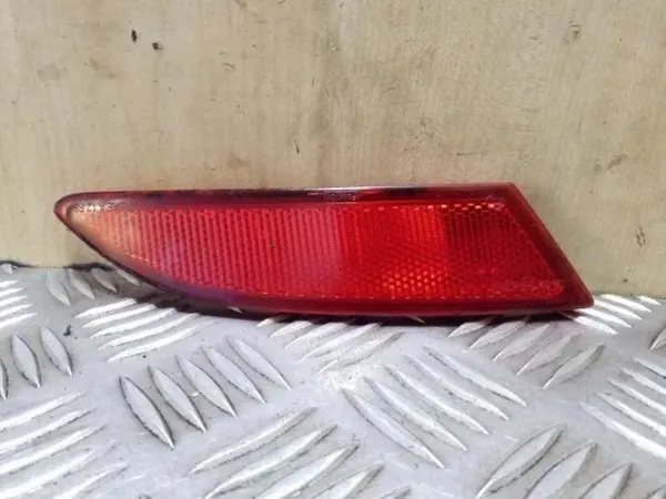 Höger bakstötsfångarreflektor OEM BM51515B0AE Ford Focus IV image 2