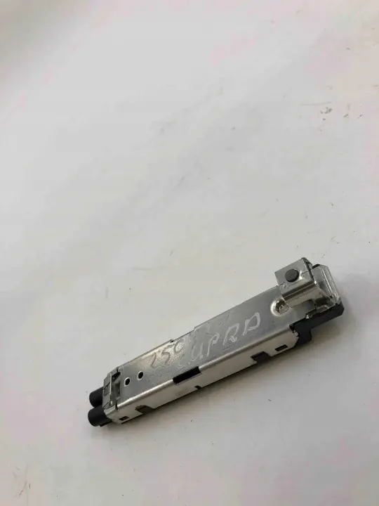 CUPRA Antennförstärkare OEM 5FF035225B - Begagnad image 2