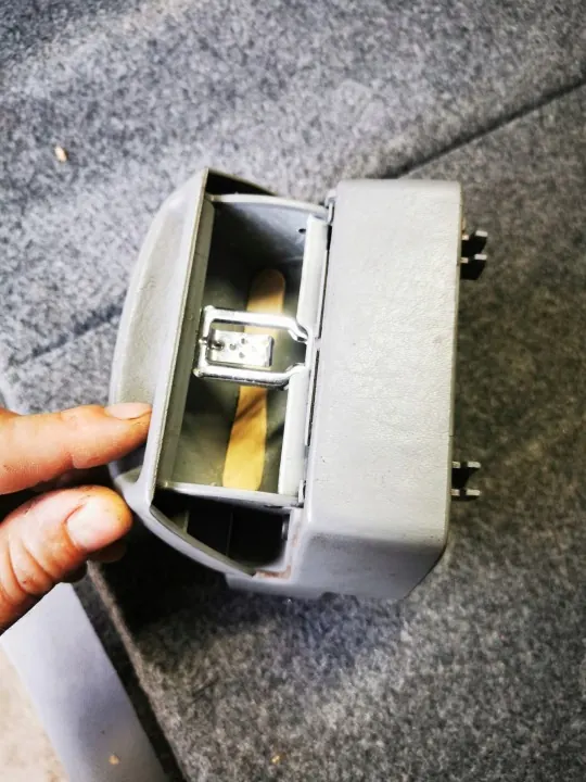 Aschenbecher OEM POPIELENICZKA190 für Mercedes W201 image 2