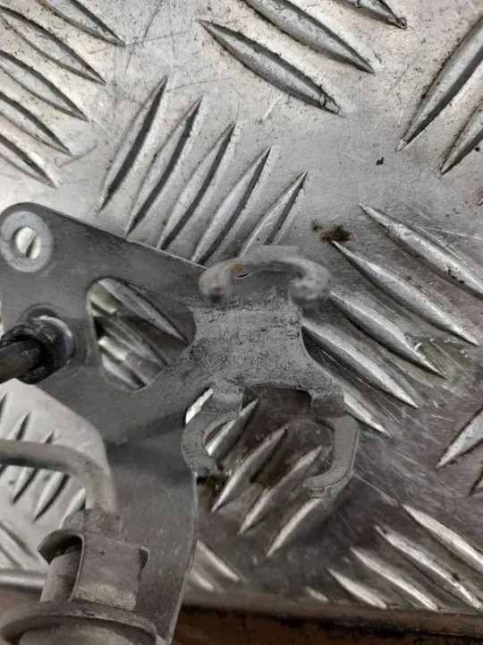Jarrulinja taka-oikea OEM 97035513700 Porsche Panamera image 3