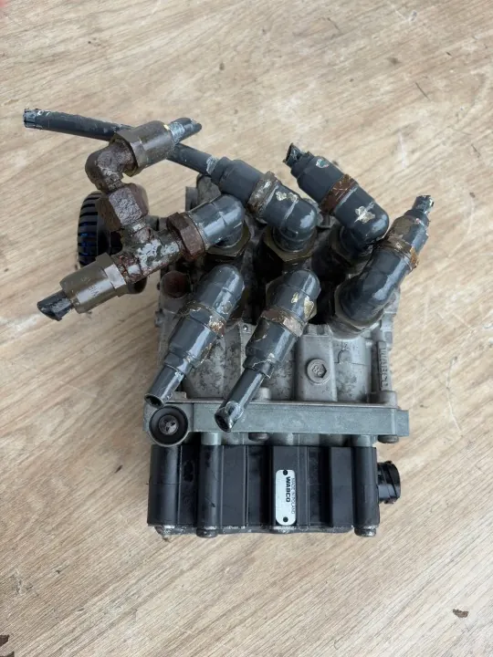 DAF WABCO Solenoid Valve 2012 4729051140 image 2