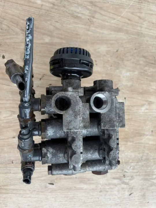 DAF WABCO Solenoid Valve 2012 4729051140 image 5