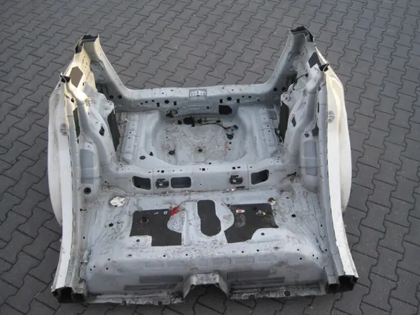 Panel de cuarto trasero OEM BŁOTNIK 246 B KLASA ĆWIARTKA image 2