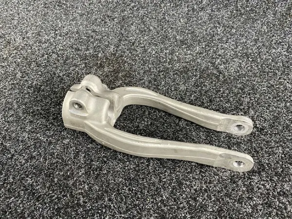 BMW Série 5 G30 G31 Support Amortisseur Droit Avant OEM 686120003 image 2