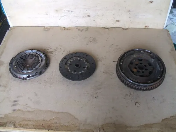 Nissan Pulsar 1.5dci Volante de Dupla Massa Embreagem OEM image 3