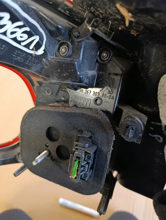 PEUGEOT 2008 Lámpara Trasera Derecha Europa 9826730380 image 3