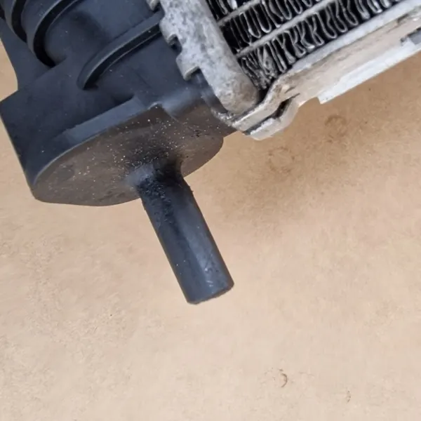 Radiateur d'eau Ford OE OEM @OJ84 1889730 image 5