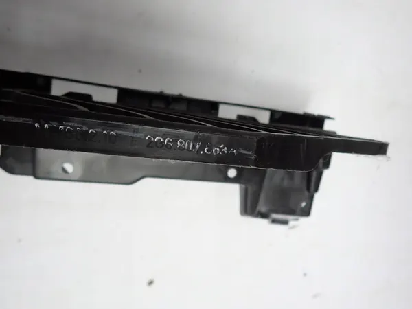 VW POLO VII 2017- Scivolo di montaggio paraurti posteriore 2G6807863A image 2