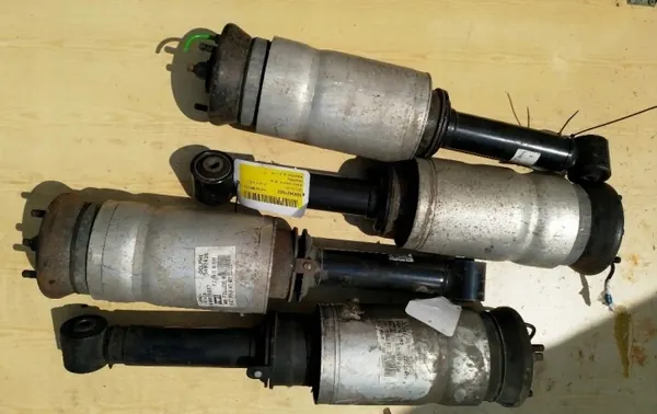 Amortecedor Dianteiro Esquerdo Land Rover OEM L319 image 2