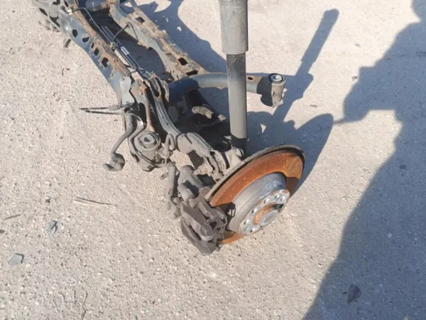 Viga suspensión trasera OEM Wrakowisko-18689- image 7
