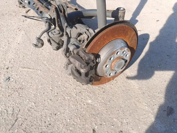 Viga suspensión trasera OEM Wrakowisko-18689- image 8