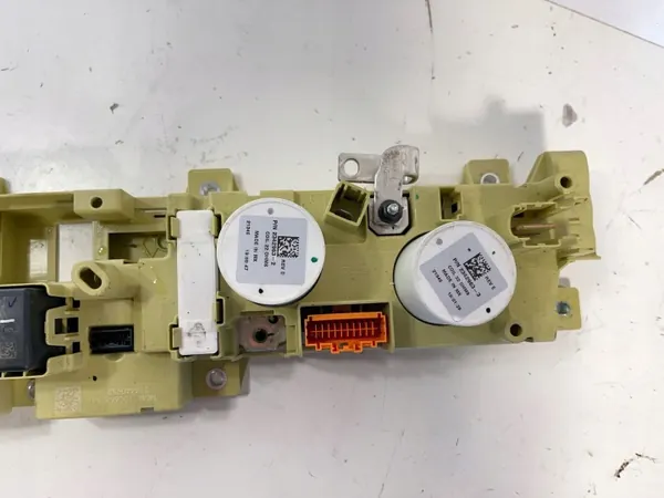 Ford Mach-E pyrotekninen puristin OEM 21344095211 image 10
