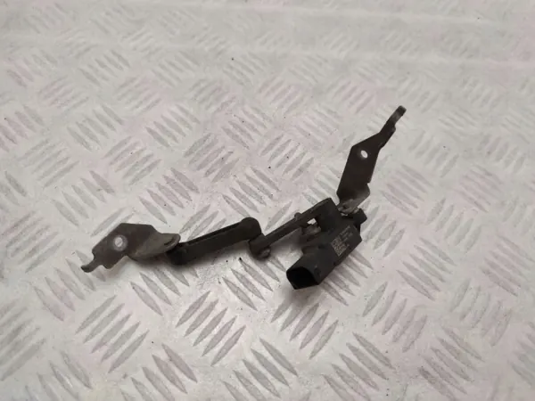 Volvo XC90 2019 Strålkastarnivåsensor OEM 31681288 image 2