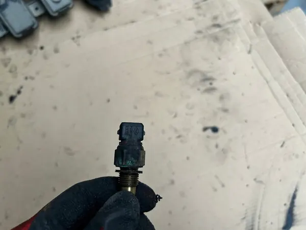 Öljentasoanturi Renault Master III Movano B image 3