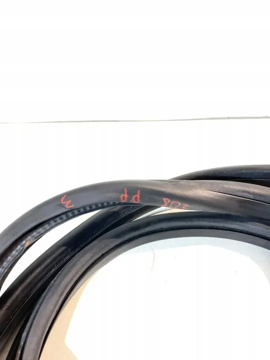 Fram Höger Dörrsilikon Peugeot 208 I 1 9673084680 image 2