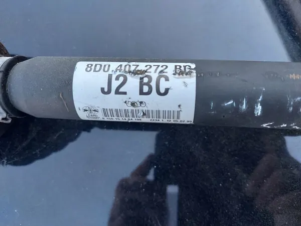 AUDI A4 B5 2.4 2.8 V6 Höger Drivaxel OEM image 2
