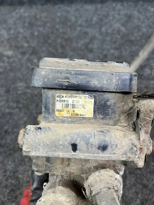 Modulador EBS MAN TGX TGA TGS 81521066041 - Usado image 6