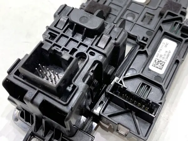 Handbremshebel OEM 4N1713111D für Audi Q8 image 4