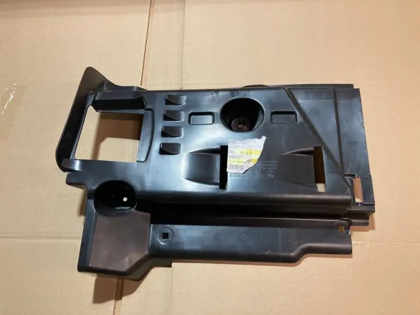 OEM 7LA825312F Bouclier Sous-Caisse Arrière Droit VW T6 image 3