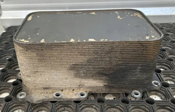 DAF Motorölkühler OEM 1725348 - Gebraucht image 5