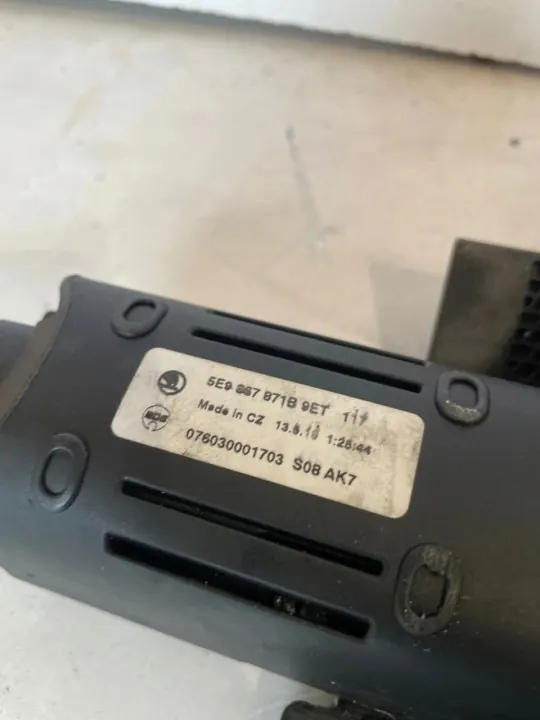 Kofferraumabdeckung Skoda Octavia III 5E Kombi OEM 5E9867871B image 9
