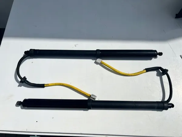 Amortecedor de porta-malas Toyota Corolla E21 OEM 68920-12010 image 2