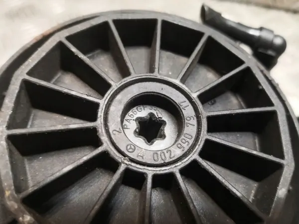 Mercedes-Benz Bränslefilter OEM 0029907911 - Begagnad image 4