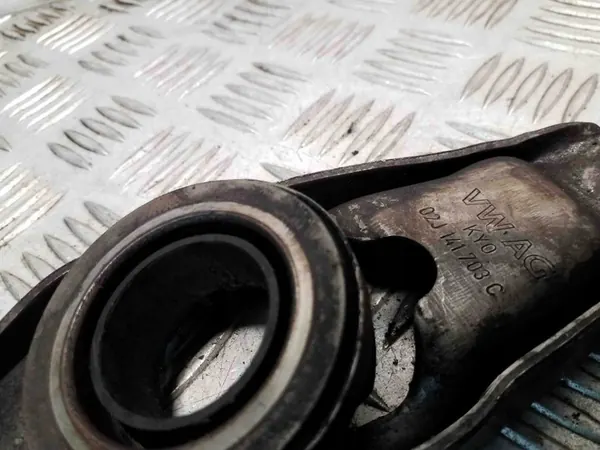 Fourche d'embrayage AUDI A1 SPORTBACK 1.6L diesel 02J141703C image 3