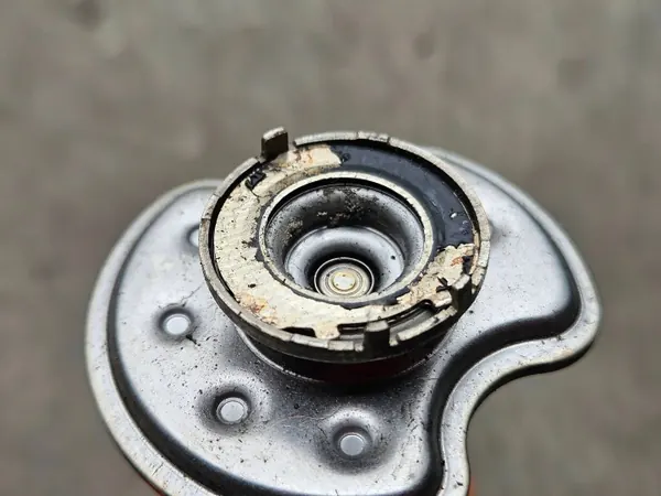 Audi AdBlue-Injektor OEM 7LA131113A - Gebraucht image 4