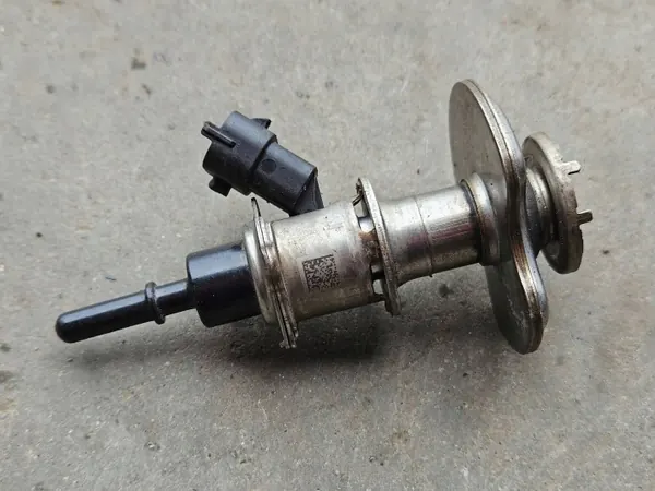Audi AdBlue-Injektor OEM 7LA131113A - Gebraucht image 5