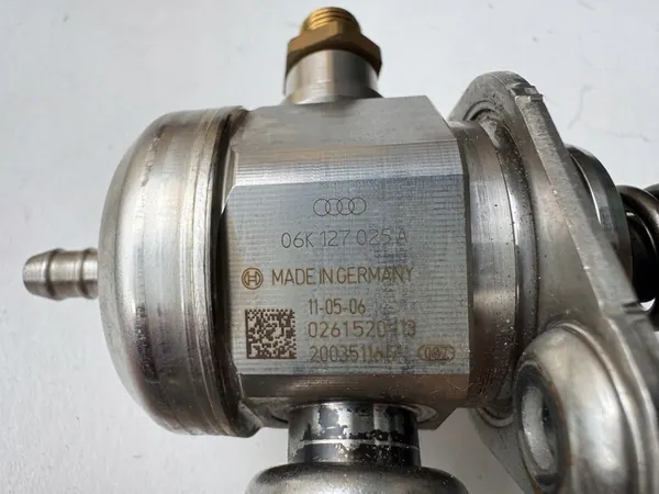 Polttoainepumppu AUDI A3 8V 1.8 TFSI 06K127025A image 4