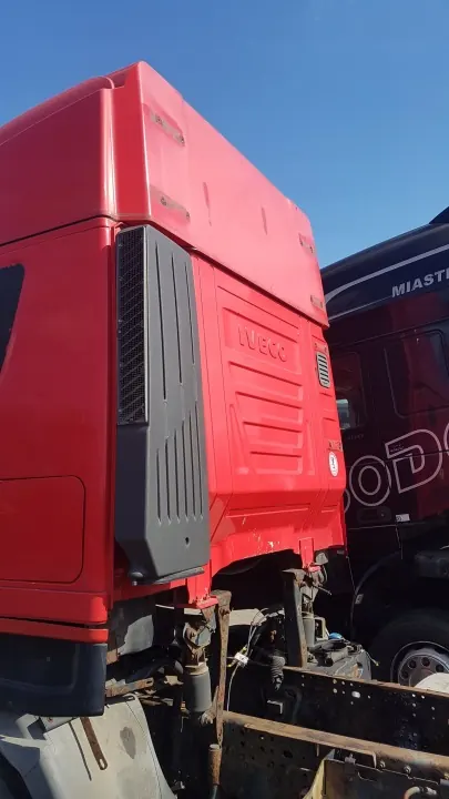 Ohjaamon runko IVECO STRALIS EURO 5 - KABINA image 4