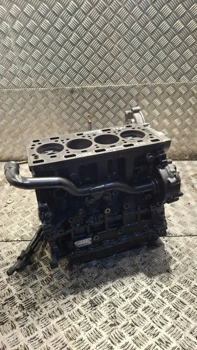 Motorblock med Kolvar och Veivaxel G9TE703 image 2