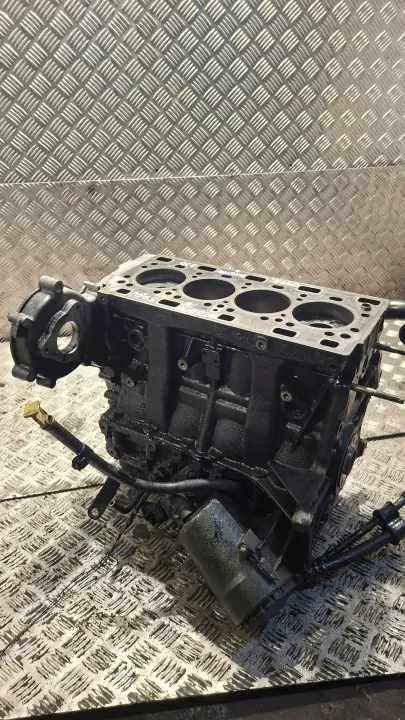 Motorblock med Kolvar och Veivaxel G9TE703 image 10