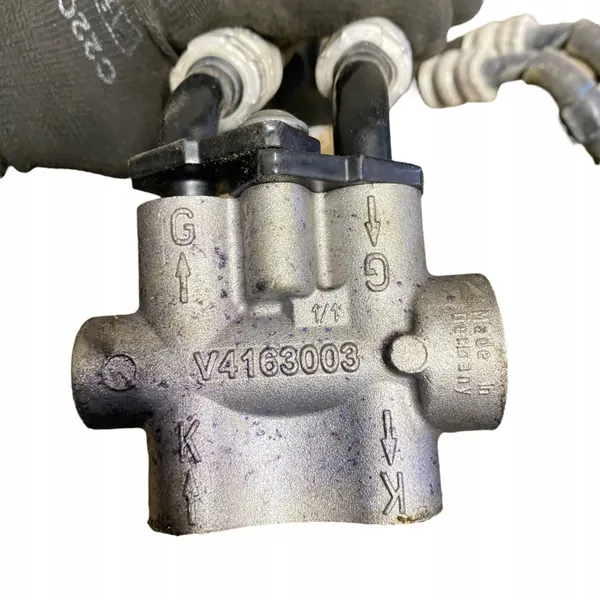 Conduit de refroidissement d'huile Porsche Cayenne 2011 OEM V4163003 image 6