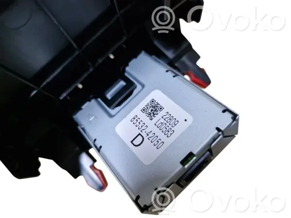 Toyota USB-aansluiting OEM 8553242050 voor RAV4 XA50 image 3