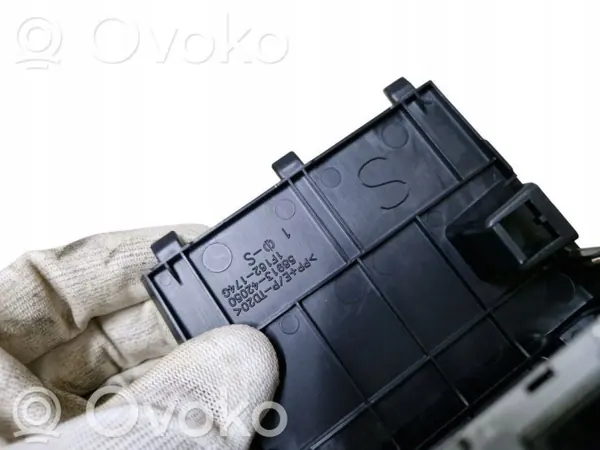 Toyota USB-aansluiting OEM 8553242050 voor RAV4 XA50 image 5