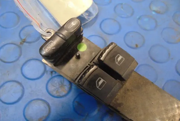 Interruptor de Janela Ford Galaxy MK2 1.9TDI image 2