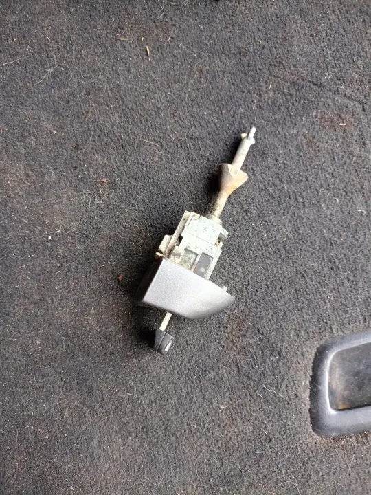 Revestimento Porta BMW E87/E81 Wkładka bmw e87 - Usado image 2