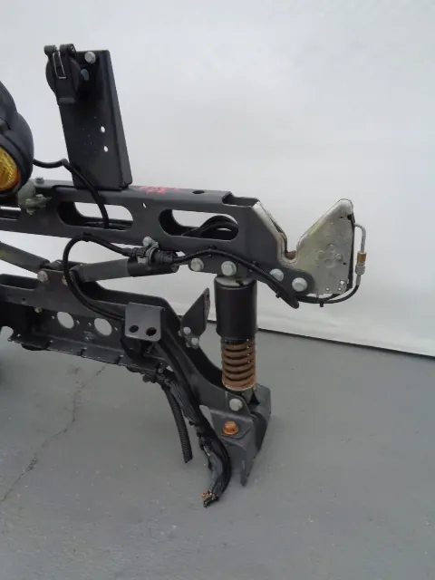 Mercedes Axor cabine-ophanging achter OEM 2358789685464645386797685432312 image 3