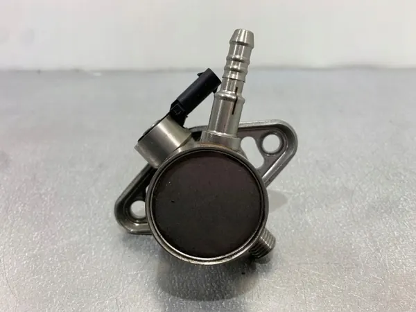 Pompe à injection Skoda Yeti 2014 OEM 04E127026E image 3